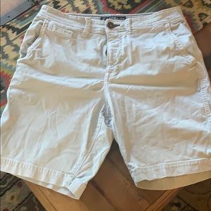 American Eagle men’s khaki shorts